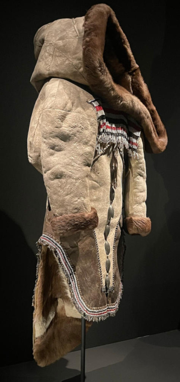 Inuit_Clothing_3.thumb.jpg.88e1d31813cec9c6f6983ae4a52b8093.jpg